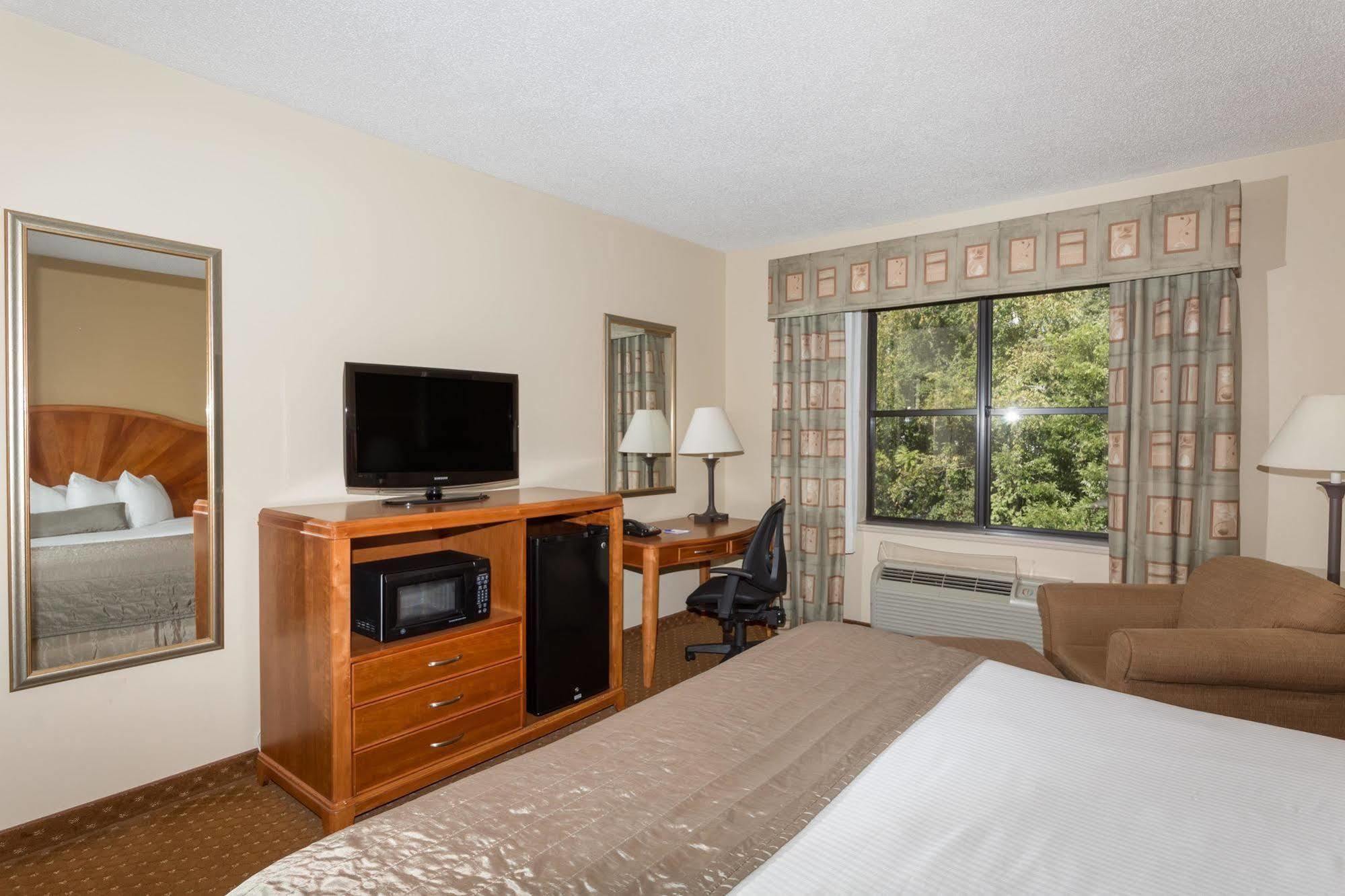 Baymont By Wyndham Asheville/Biltmore Dış mekan fotoğraf